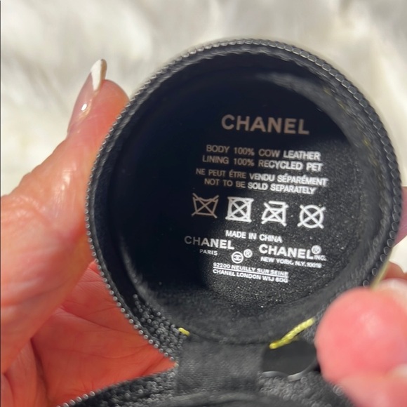 Chanel Yellow 3 Brush Set and Case Les Codes de Pinceaux Brand New. kk469 - Picture 2 of 14